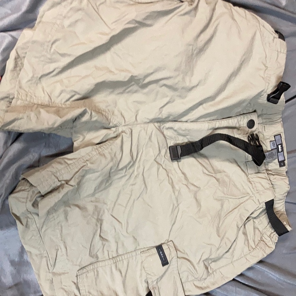 cargo shorts with belt